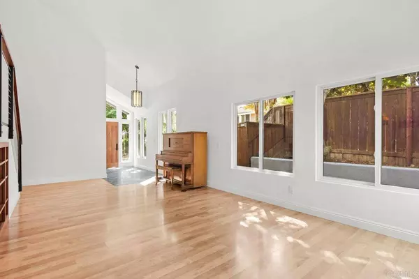 3012 Rana Ct, Carlsbad, CA 92009