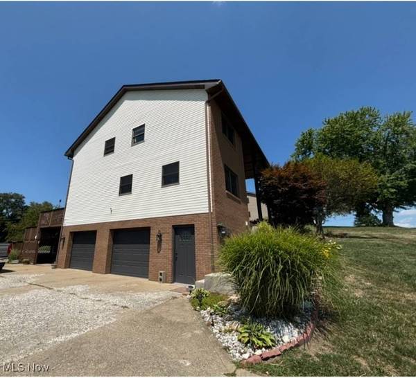 67016 Graham RD, St. Clairsville, OH 43950