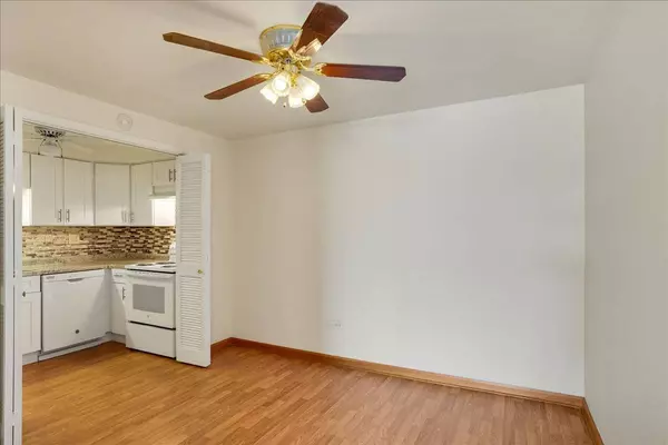 415 Wesley Avenue #44, Oak Park, IL 60302