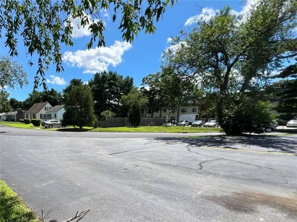 2406 Post RD, Warwick, RI 02886