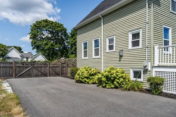 9 Crescent Road, Weymouth, MA 02191