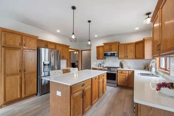 904 Innisbrook Court, Waunakee, WI 53597