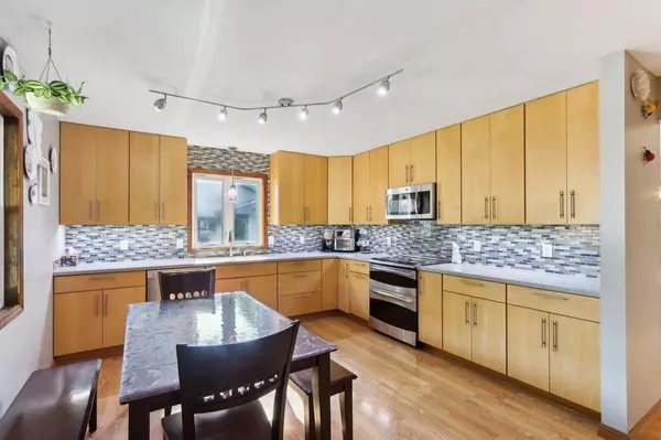 303 Simon Crestway, Waunakee, WI 53597