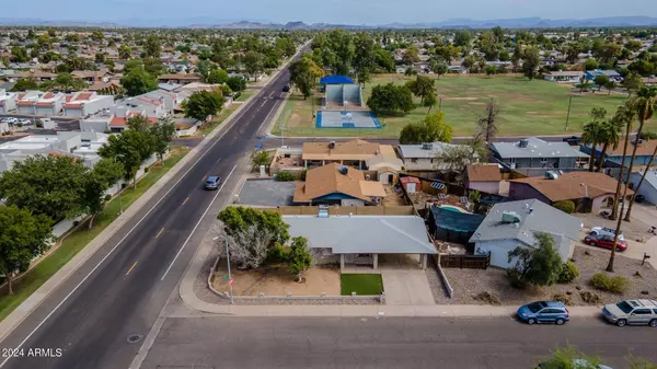 4652 W MISSION Lane, Glendale, AZ 85302