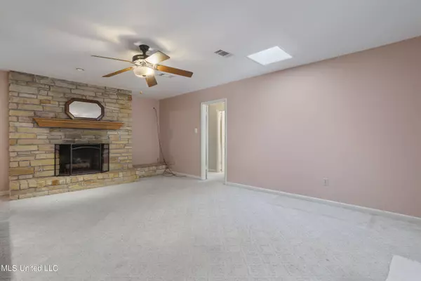 1220 Wellington Lane, Ocean Springs, MS 39564