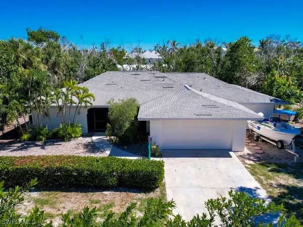 1113 Skiff PL, Sanibel, FL 33957