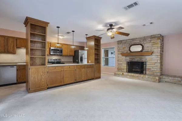 1220 Wellington Lane, Ocean Springs, MS 39564