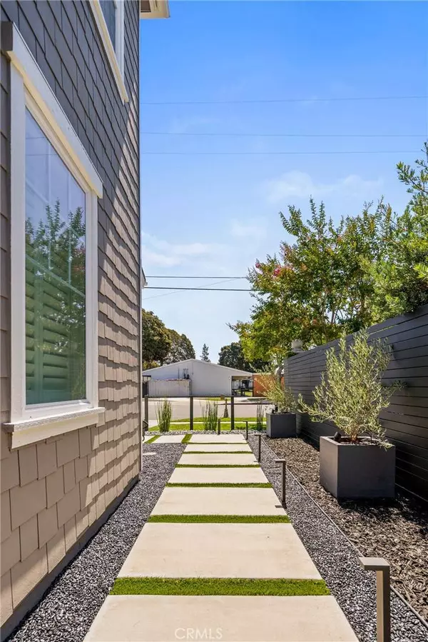 2301 Orange AVE, Costa Mesa, CA 92627