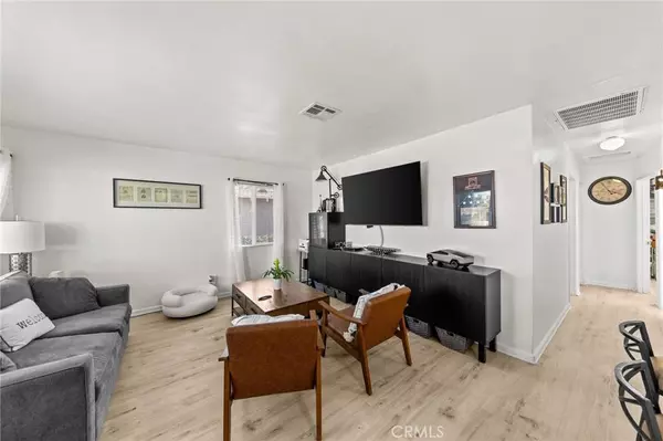 6852 Almeria AVE, Fontana, CA 92336