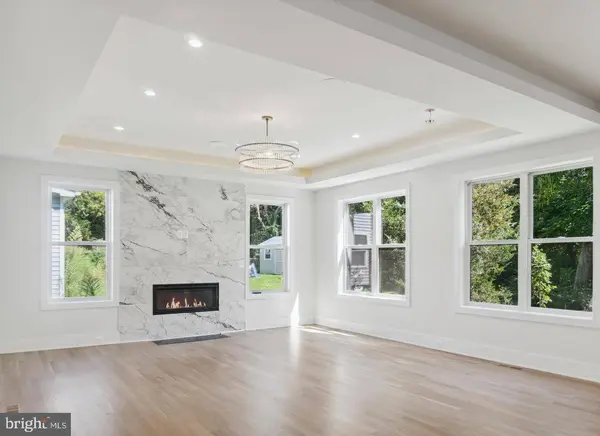 7610 LISLE AVE, Falls Church, VA 22043