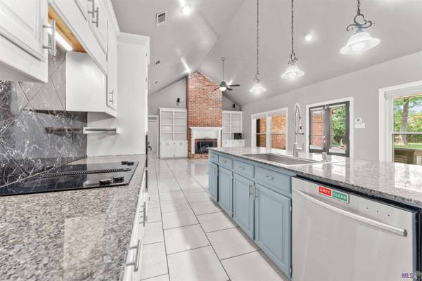 6134 RIVERBEND BLVD, Baton Rouge, LA 70820