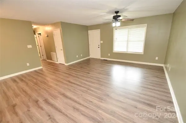 2405 Bayleigh DR, Vale, NC 28168