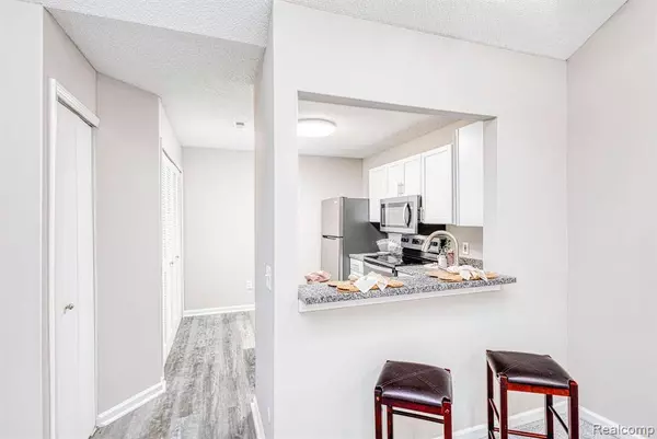 26729 W CARNEGIE PARK Drive, Southfield, MI 48034