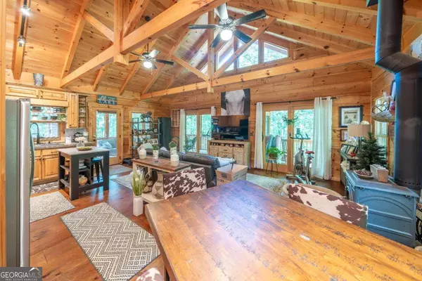 31 Cardinal RD SE, White, GA 30184