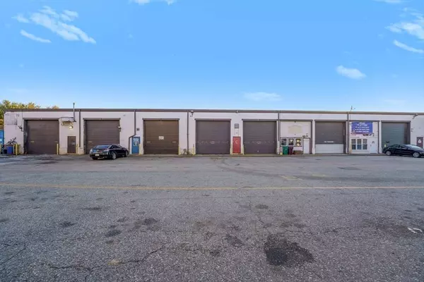 840 Cumberland Hill Rd, Woonsocket, RI 02895