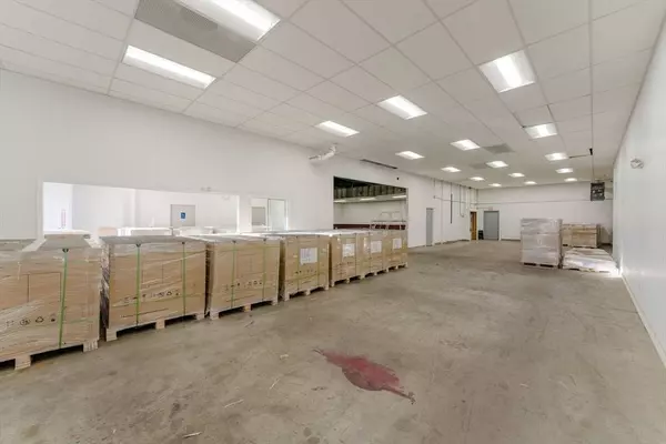 840 Cumberland Hill Rd, Woonsocket, RI 02895