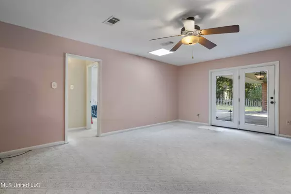 1220 Wellington Lane, Ocean Springs, MS 39564