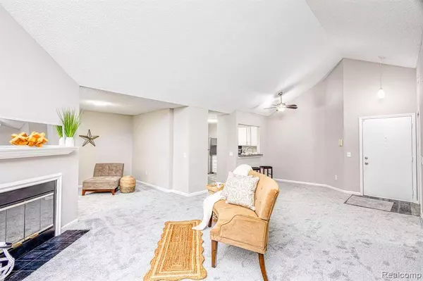 26729 W CARNEGIE PARK Drive, Southfield, MI 48034