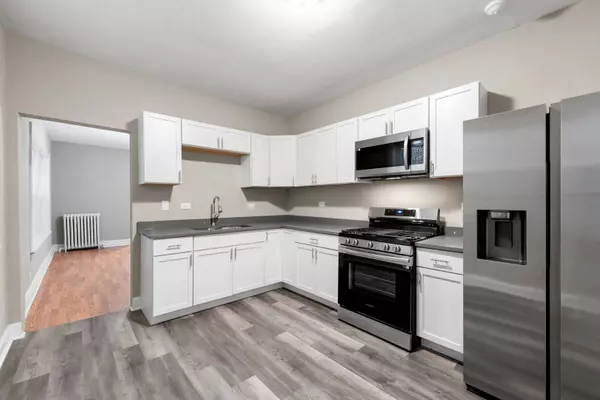 6435 N Leavitt Street, Chicago, IL 60645