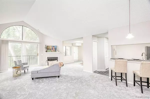 26653 W CARNEGIE PARK Drive, Southfield, MI 48034