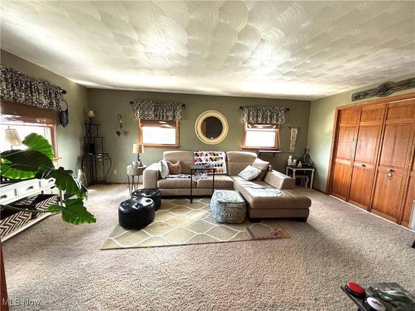 67016 Graham RD, St. Clairsville, OH 43950