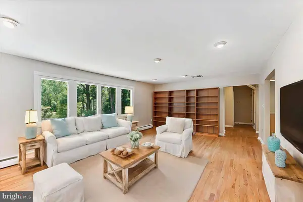 112 OAK LN, West Chester, PA 19382