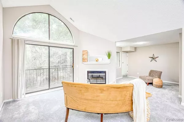 26729 W CARNEGIE PARK Drive, Southfield, MI 48034