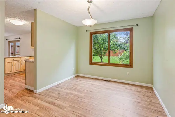 7320 Bulen DR, Anchorage, AK 99507