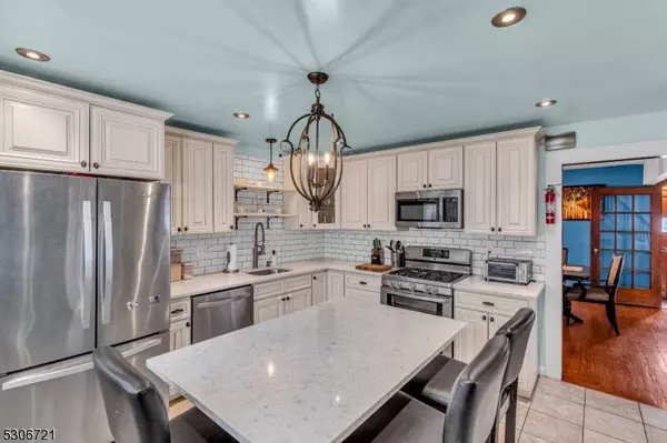 1808 Summit Ter, Linden City, NJ 07036