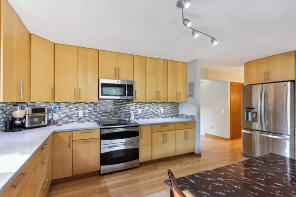 303 Simon Crestway, Waunakee, WI 53597