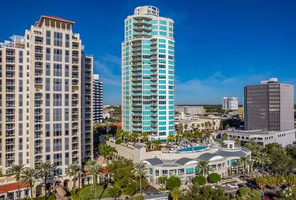 180 Beach Dr NE, St Petersburg, FL 33701-3909