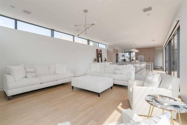 819 NW 7th Street, Oklahoma City, OK 73106