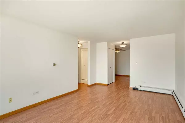 415 Wesley Avenue #44, Oak Park, IL 60302