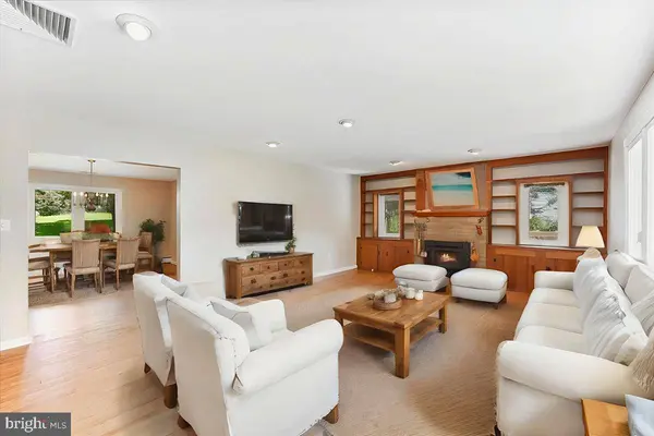 112 OAK LN, West Chester, PA 19382