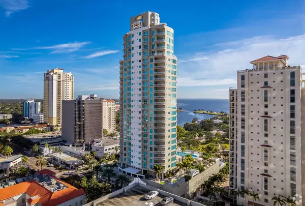 180 Beach Dr NE, St Petersburg, FL 33701-3909