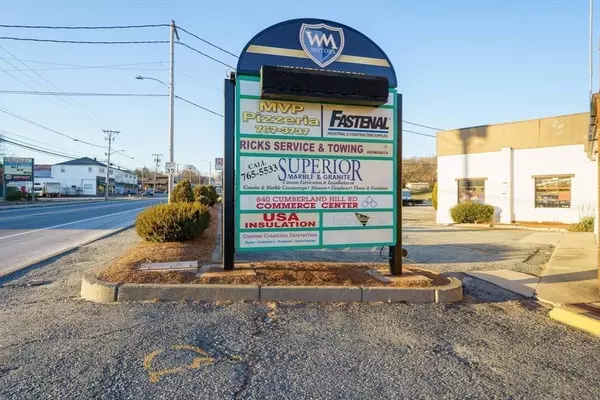 840 Cumberland Hill Rd, Woonsocket, RI 02895