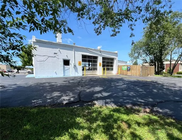 2406 Post RD, Warwick, RI 02886