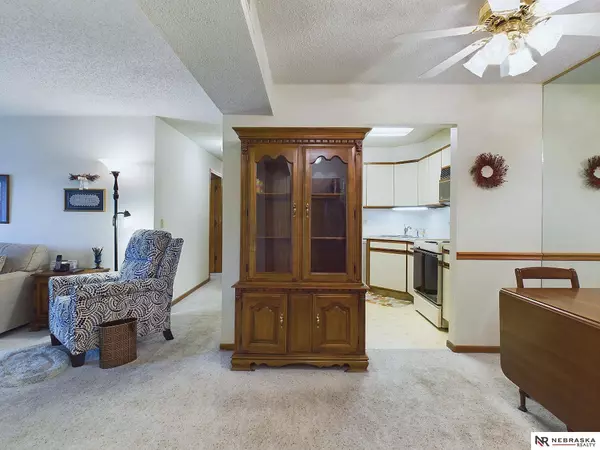 11937 Miracle Hills Drive, Omaha, NE 68154