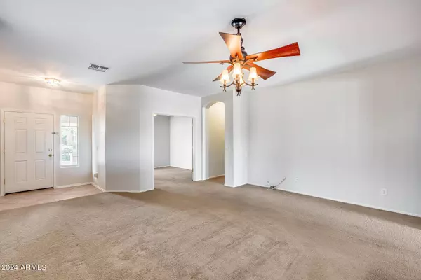 8463 W MARY ANN Drive, Peoria, AZ 85382