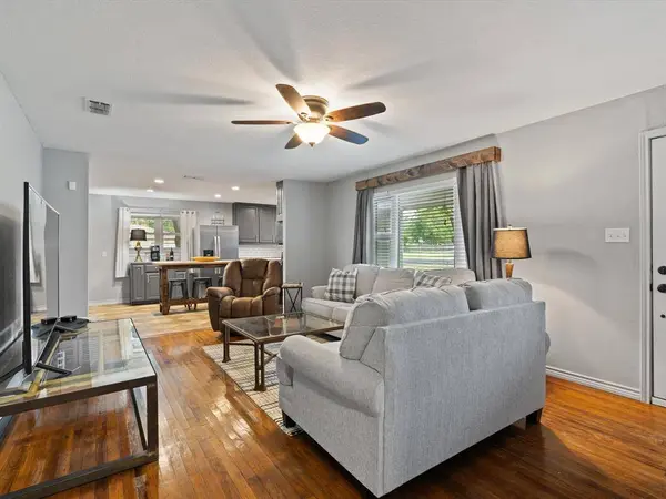 400 Sherman Street, Tioga, TX 76271