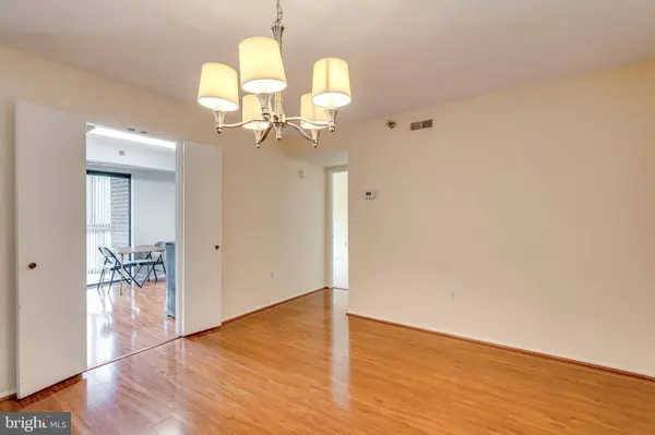 15115 INTERLACHEN DR #3-714, Silver Spring, MD 20906