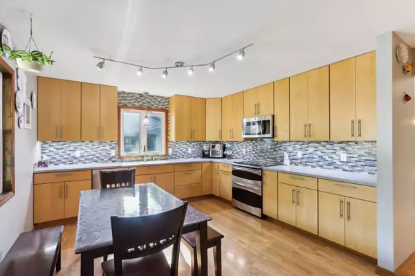 303 Simon Crestway, Waunakee, WI 53597