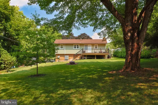 421 CHESTNUT CIR W, Alburtis, PA 18011