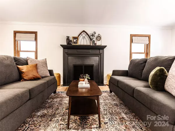 46 Tree Top DR, Arden, NC 28704