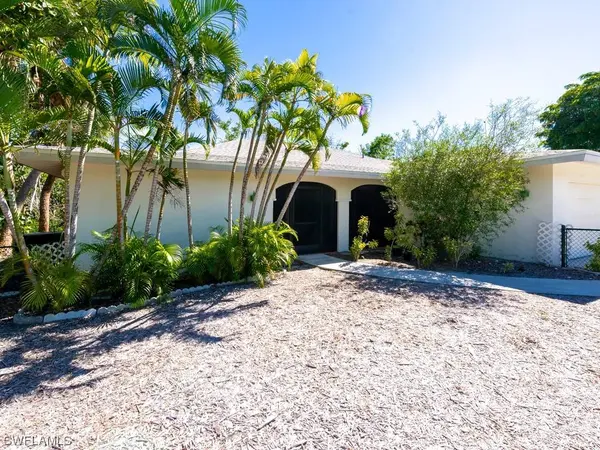 1113 Skiff PL, Sanibel, FL 33957