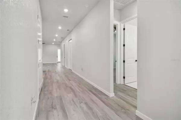 9211 N 13TH ST, Tampa, FL 33612