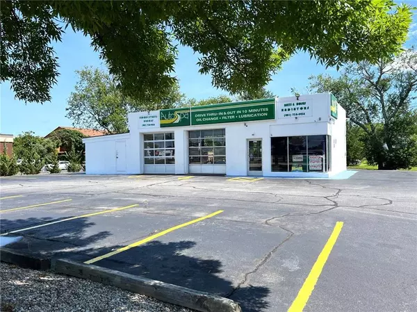 2406 Post RD, Warwick, RI 02886