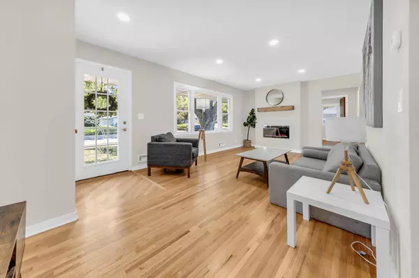 8031 Hadley AVE S, Cottage Grove, MN 55016