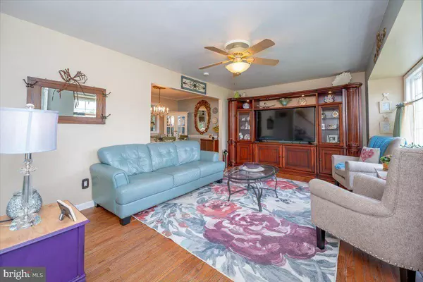 375 MONTGOMERY DR, Mantua, NJ 08051