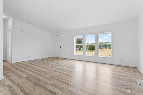 7168 W 40th DR, Ferndale, WA 98248